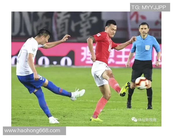 武汉足球队战术之争引发热议球迷与专家各执己见